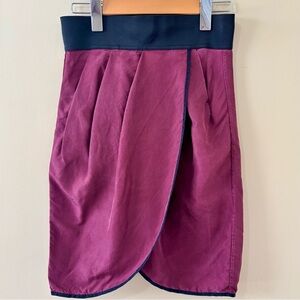 Wilfred| Pretty Burgundy 100% Silk Tulip Hem Pleated Mini Skirt w/Pockets Sz 2